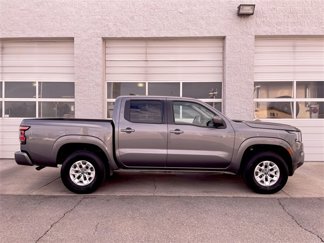 Used 2024 Nissan Frontier SV image 1