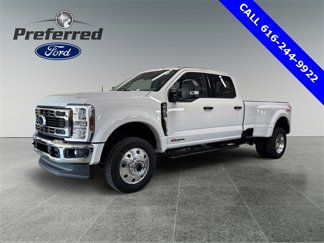 New 2025 Ford F450 XLT image 1