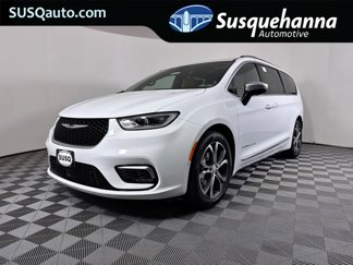 New 2026 Chrysler Pacifica Pinnacle image 1