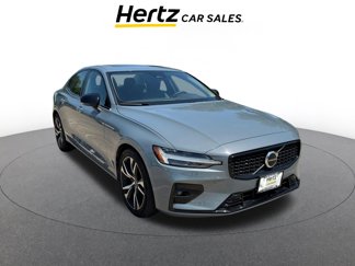 Used 2024 Volvo S60 B5 Core image 1