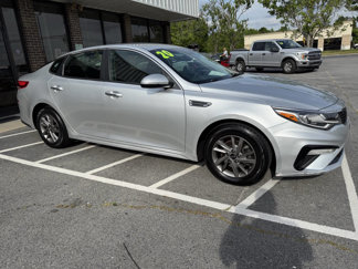 Used 2020 Kia Optima LX image 1