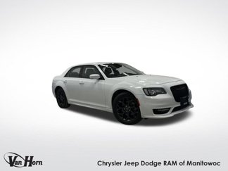 Used 2023 Chrysler 300 Touring L image 1