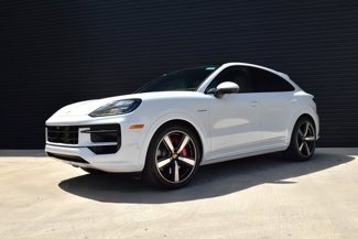 Certified 2024 Porsche Cayenne S image 1