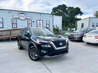 Used 2023 Nissan Rogue S image 1