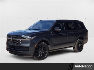 New 2025 Lincoln Navigator Reserve w/ Jet Appearance Package image 1