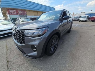 Used 2025 Ford Explorer ST-Line w/ ST-Line Street Pack image 1