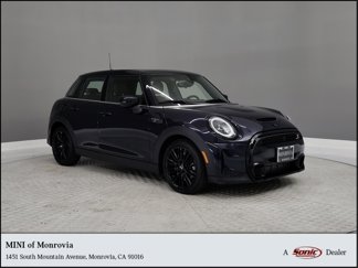 Used 2023 MINI Cooper S image 1