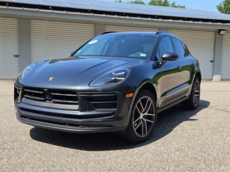 Used 2024 Porsche Macan image 1