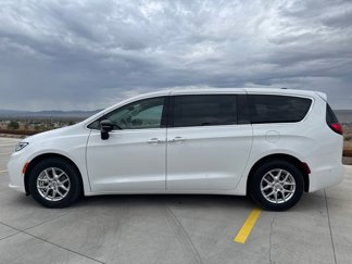 New 2024 Chrysler Pacifica Touring-L video 2