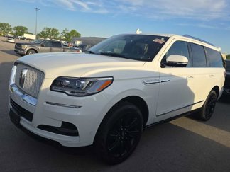 Used 2024 Lincoln Navigator Reserve image 1