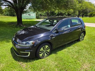 Used 2017 Volkswagen e-Golf SE image 1