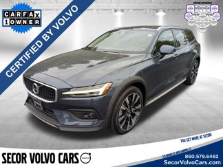 Certified 2022 Volvo V60 T5 Cross Country w/ Lounge Package image 1