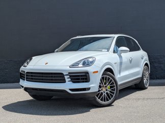 Certified 2023 Porsche Cayenne Platinum Edition image 1
