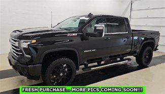 Used 2025 Chevrolet Silverado 2500 LTZ w/ LTZ Premium Package image 1