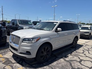 Used 2024 Lincoln Navigator Reserve image 1