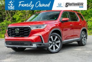 New 2025 Honda Pilot Touring image 1
