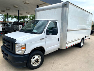 Used 2022 Ford E-350 and Econoline 350 Super Duty image 1