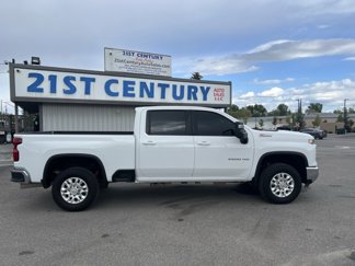 Used 2024 Chevrolet Silverado 2500 LT image 1