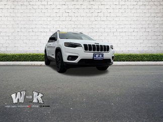 Used 2023 Jeep Cherokee Altitude Lux image 1