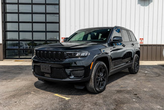Used 2025 Jeep Grand Cherokee Altitude image 1