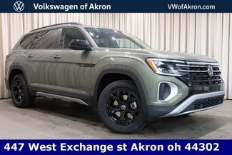 New 2025 Volkswagen Atlas Peak Edition SE image 1
