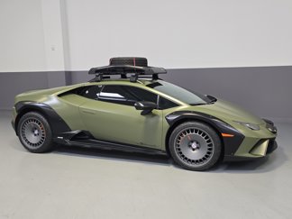 Used 2024 Lamborghini Huracan Sterrato image 1
