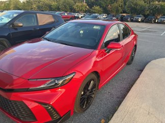 Used 2025 Toyota Camry SE image 1