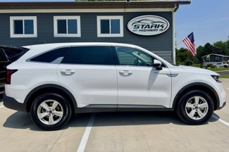 Used 2023 Kia Sorento LX image 1