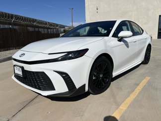 Used 2025 Toyota Camry LE image 1