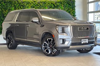 Used 2022 GMC Yukon XL Denali w/ Denali Premium Package image 1