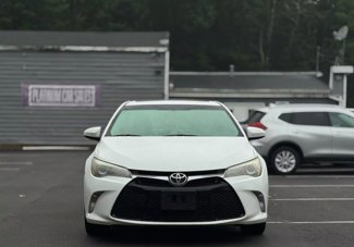 Used 2015 Toyota Camry LE image 1