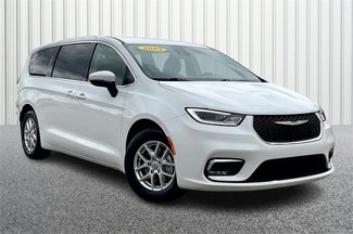 Used 2023 Chrysler Pacifica Touring-L image 1