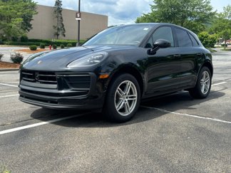 Certified 2024 Porsche Macan image 1