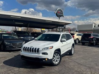 Used 2017 Jeep Cherokee Latitude image 1