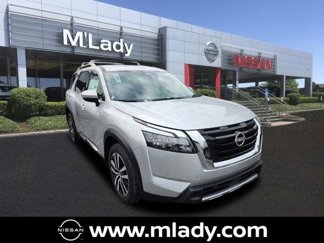 New 2025 Nissan Pathfinder Platinum image 1