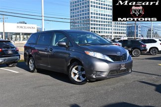 Used 2012 Toyota Sienna LE image 1
