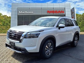 New 2025 Nissan Pathfinder SL image 1