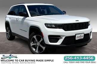 Used 2023 Jeep Grand Cherokee Altitude image 1