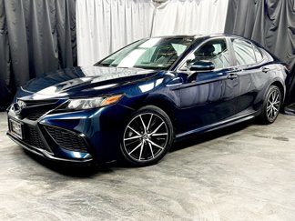Used 2021 Toyota Camry SE image 1