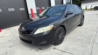 Used 2010 Toyota Camry LE image 1