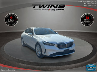 Used 2025 BMW 530i xDrive image 1