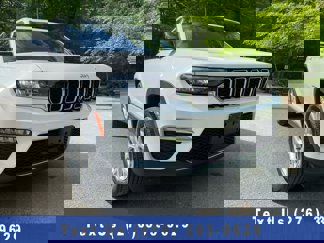 Used 2023 Jeep Grand Cherokee Limited image 1