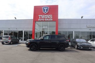 Used 2023 Jeep Grand Cherokee Altitude image 1