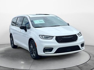 New 2026 Chrysler Pacifica Select image 1