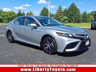 Used 2024 Toyota Camry SE image 1