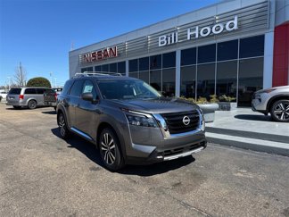 New 2025 Nissan Pathfinder Platinum image 1