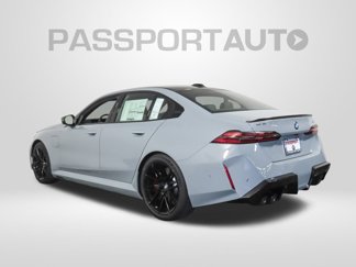 New 2026 BMW M5 w/ Carbon Package video 3
