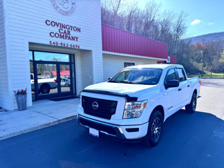 Used 2023 Nissan Titan SV image 1