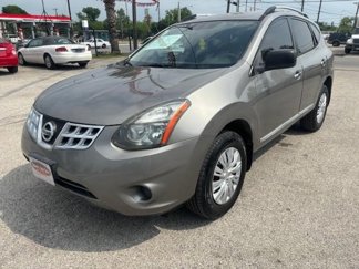 Used 2014 Nissan Rogue S image 1