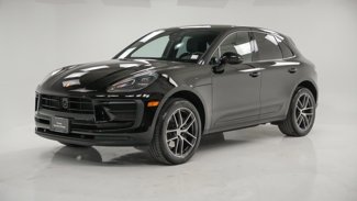 Certified 2024 Porsche Macan image 1